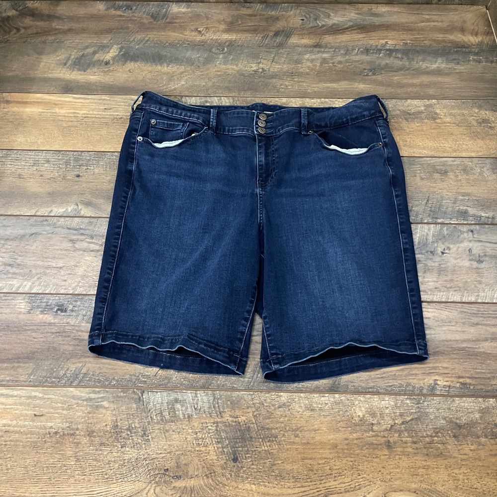 Torrid Jegging Bermuda Super Soft Dark Wash Denim Shorts Plus Size 22 Stretch